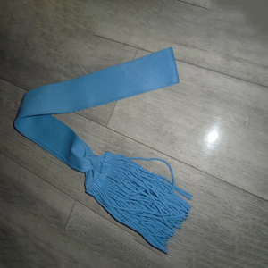 Écharpes personnalisées avec des couleurs sur mesure, reproduction de motifs, prix bas, haute qualité, OEM, en soie et coton avec pompon - Product Image 4