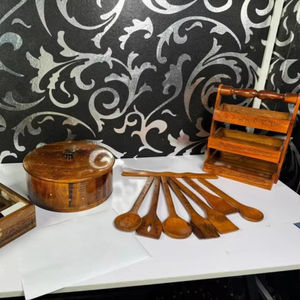 Cuchara de Madera Natural Ecológica con Mango Largo para Servir, Ideal para Cocinar, Remover y Mezclar en la Cocina - Product Image 1