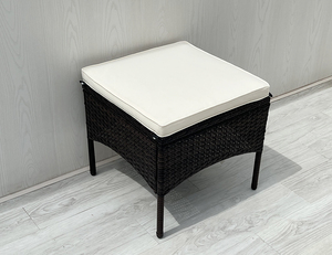 Ensemble de chaises longues en rotin et acier blanc crème de luxe moderne SF00067, coussin en polyester, table en verre trempé, mobilier d'extérieur, villa - Product Image 4