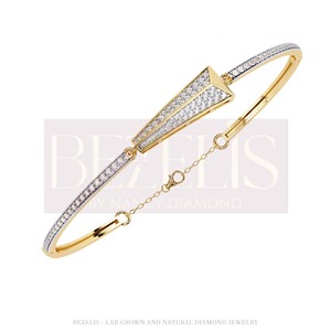 Brazalete Rígido Moderno con Diamantes Creados en Laboratorio en Forma de Pirámide, Cadena de Seguridad de Oro de 14K con Cierre de Pico de Pirámide, Brazalete con Diamantes Creados en Laboratorio - Product Image 3