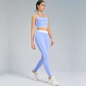 Conjunto de Yoga para Mujer de Diseño Único, Hecho de Poliéster para Uso en Exteriores - Product Image 3