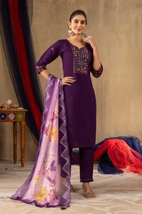 Conjunto de Kurti y Pantalón de Seda Romana al por Mayor con Bordado Multihilo y Dupatta de Seda Chanderi, Colección de Exportación - Product Image 4