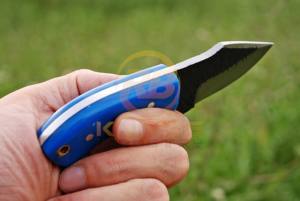 Couteau de chasse à lame fixe personnalisé OEM en acier au carbone – Couteau de chasse artisanal avec manche en résine et étui en cuir de vachette - Product Image 3