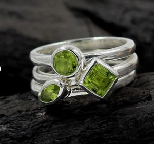 Natural Peridot Multi Stone Silver <b>Ring</b> 925 Sterling Silver Handmade Leaf Design <b>Green</b> Gemstone Statement <b>Ring</b> - Product Image 1