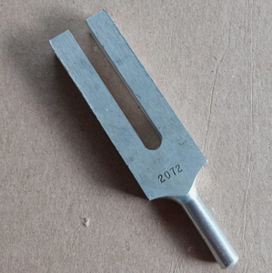 Diapasón de Aluminio Modelo 2072, Instrumento Quirúrgico Clase I, Operación Manual - Product Image 1