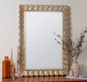 Marco de Fotos Decorativo de Lujo Hecho a Mano con Borde Dorado y Diseño Esculpido Elegante para una Decoración del Hogar con Acabado Clásico Premium - Product Image 1