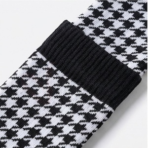 Chaussettes mi-hautes pour hommes, motif pied-de-poule, tricotées, antidérapantes, chaussettes de sport, style classique d'automne - Product Image 4
