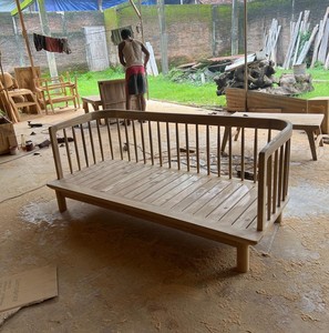 Sofá de Exterior Airy Lara de 2 Plazas, Acabado en Madera de Teca Auténtica, Resistente al Agua, Multifuncional, Estilo Espiga, para Espacios Modernos - Product Image 4