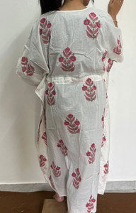 Elegante Vestido Kaftán de Algodón con Estampado Floral, Corte Holgado y Silueta Fluida - Product Image 5