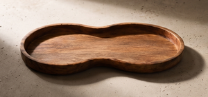 Plateau de service en bois de manguier teinté noyer, plateau décoratif en bois avec forme naturelle et rebord surélevé - Product Image 3
