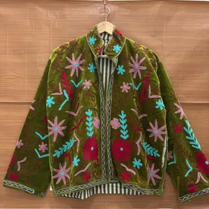 เสื้อแจ็คเก็ตซูซานีปักลายดอกไม้สีเขียววินเทจ แขนยาว คอตั้ง ทำมือ สไตล์โบฮีเมียน เสื้อคลุมฤดูหนาว - Product Image 1
