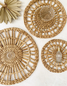 Lot de 3 sets de table bohèmes en jacinthe d'eau tressée à la main, écologiques, et décorations murales sur mesure, en provenance du Vietnam - Product Image 3