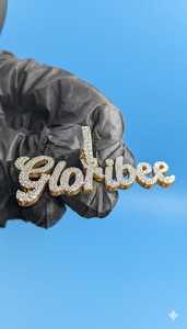 จี้เพชรโมอิสซาไนต์รูปตัวอักษรแบบเขียนด้วยลายมือ เงินแท้ 925 ประดับเพชรเต็มตัวอักษร  จี้ชื่อย่อ  ผ่านการทดสอบเพชร  จี้สไตล์ฮิปฮอป - Product Image 5