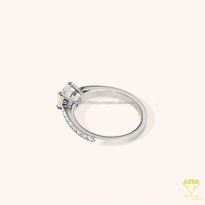 Anillo de Compromiso de Moissanita de Lujo de Excelente Calidad para Mujer con Estilo Elegante y Belleza Duradera Disponible al Mejor Precio - Product Image 3
