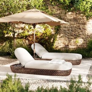 Chaise longue de patio Willow 80,5 pouces avec revêtement Sunbrella, structure en osier brun doré et chaise longue d'extérieur beige blé - Product Image 1