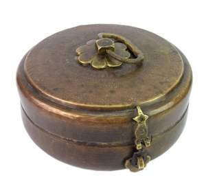 Boîte à épices moderne en laiton gravé à la main avec motif paon et cuillère - Product Image 4