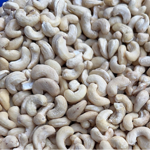 Noix de cajou en gros de haute qualité W320 W240 Prix de gros des noix de cajou dans le monde entier Santigo Ltd exportées vers l'Asie, l'UE, le Moyen-Orient - Product Image 1