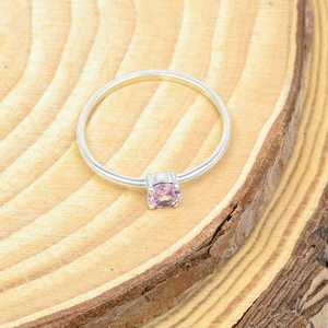 แหวนหมั้นเงินแท้ 925 ประดับพลอยโทแพซสีชมพูทรงกลมสำหรับผู้หญิง แบบฝังเพชร ขายส่งจำนวนมาก แหวนแบบ Eternity Vermeil - Product Image 6