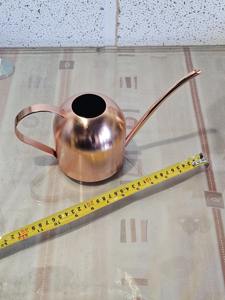 Contenedor de riego de cobre de primera calidad, perfecto para plantas bonsái y cuidado y decoración precisa de plantas de interior. Venta al por mayor desde India. - Product Image 3