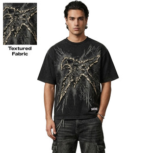Camiseta Oversize para Hombre con Gráfico de Cruz, Tejido Texturizado, Efecto Desgastado, Lavado Ácido, Estilo Urbano, Algodón Pesado - Product Image 1