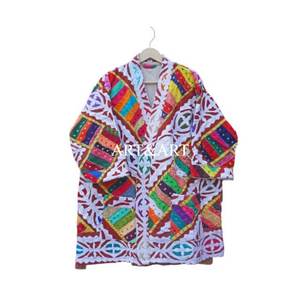 Fabricante y mayorista de kimonos cortos acolchados Kantha indios para mujer, bata vintage, moda festiva, bata de algodón hecha a mano. - Product Image 6