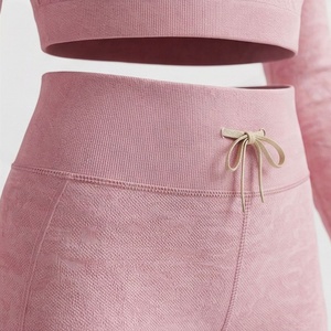 ชุดโยคะผู้หญิงแบบสั่งทำพิเศษ น้ำหนักเบา ไร้รอยต่อ เหมาะสำหรับออกกำลังกายกลางแจ้ง ความยาวระดับเข่า ไซส์พลัส ชุดออกกำลังกาย - Product Image 5