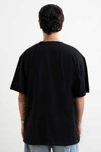 T-shirt noir oversize à col rond, manches courtes, coupe décontractée, style streetwear décontracté, vente en gros - Product Image 2