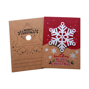 Elegante Tarjeta de Felicitación Navideña con Copos de Nieve – Decoración Festiva de Papel para Saludos de Temporada - Product Image 1