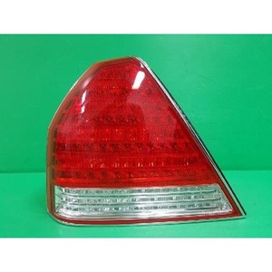 Feu arrière gauche d'occasion Equus 924013B700 - Product Image 1