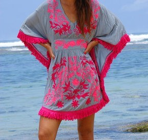 Kaftán de Playa de Lujo con Bordado Floral, 100% Algodón, Estilo Boho con Borlas, Elegante, Cuello en V, para Verano - Product Image 2
