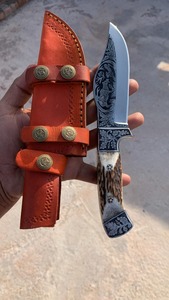 Couteau de chasse à lame fixe à pointe gravée et à bord droit, avec manche à motifs, fait main et personnalisé - Product Image 4