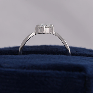 Anillo de compromiso clásico con diamante redondo de talla brillante para mujer, platino, certificado IGI, color D, diamante cultivado en laboratorio - Product Image 2