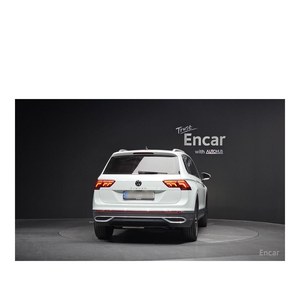 Volkswagen Tiguan 2.0 TDI Prestige 2023, Diésel, Asientos de Cuero, Volante a la Izquierda, Cámara Trasera - 28,342 km - Product Image 4