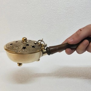 Brûleur à Bakhoor en laiton avec poignée en bois, taille personnalisée, design moderne, brûleur à Oud, brûleur à encens pour hôtel et restaurant - Product Image 4