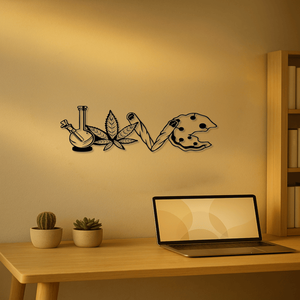 Exquisito Colgante Decorativo de Metal con la Letra LOVE, Gancho Versátil y Encantador para Adornar Salas de Estar - Product Image 1