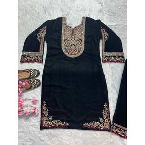 Ensemble de vêtements de fête pour femmes de designer avec broderie et séquence de codage - Product Image 4