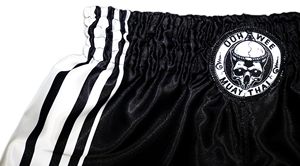 Pantalones cortos de Muay Thai de tela satinada premium, diseño personalizado, transpirables, ligeros, para entrenamiento en el gimnasio, cintura elástica, para hombres y mujeres. - Product Image 2