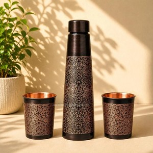 Distributeur d'eau en cuivre pur poli fait main, avec un magnifique motif floral gravé, style moderne, compatible lave-vaisselle - Product Image 4