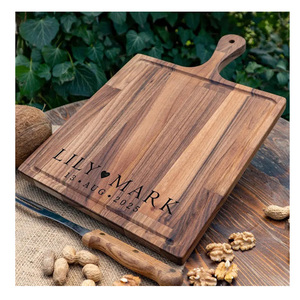 Planche à découper en bois unique et de qualité supérieure, élégante et durable, pour cuisines modernes - Product Image 1