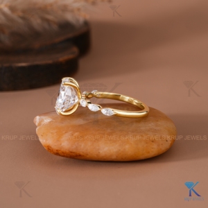 Bague de fiançailles en diamant de laboratoire taille ovale, or jaune massif 100% pur, pierres latérales marquise, CVD HPHT, bijoux fins de mariage pour femme - Product Image 2