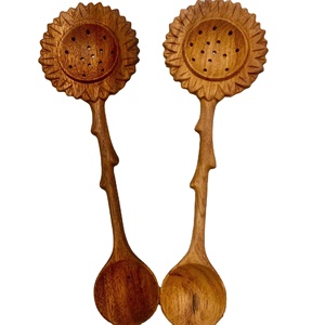 Juego de cucharas de madera artesanales con diseño de girasol, para cocinar, mezclar y servir, natural, Vietnam, al por mayor - Product Image 1