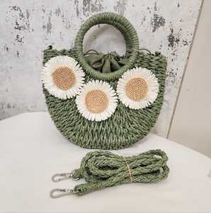 Bolso Bandolera de Paja Tejida a Mano, Estilo Playa, Forma de Media Luna, con Patrón Geométrico Bordado, de Algodón Ecológico - Product Image 2