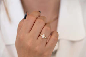 Anillo de Diamantes con Corte Marquesa de Oro de 14K para Mujer, Estilo Clásico, Certificado IGI - Product Image 5