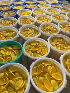 Mangues séchées sucrées en vrac, déshydratées naturellement par procédé aquatique, en tranches, collation de fruits 99 Gold Data 1kg, importés par les supermarchés du Vietnam - Product Image 3