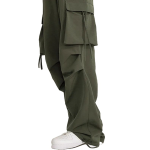 กางเกงคาร์โก้ผู้ชายคุณภาพพรีเมียม ปี 2026 ราคาดีที่สุด ชุดกีฬาฟิตเนส กางเกงคาร์โก้ผู้ชายพร้อมโลโก้แบบกำหนดเอง - Product Image 3