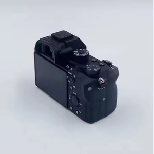 Cámara DSLR Sony A7 IV Profesional Usada al por Mayor, 24MP, Video 4K, Distancia Focal de 24mm, Ligeramente Usada, Ideal para Transmisiones en Vivo en TikTok - Product Image 1
