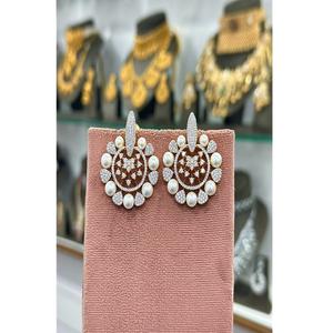 Pendientes de Zirconia Cúbica de Primera Calidad, Chapados en Oro, Glamurosos y Hermosos, para Mujeres y Chicas, para Looks de Noche, para Fiestas, a la Moda - Product Image 1