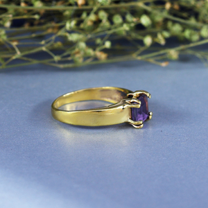 Anillo de latón chapado en oro de 18 quilates con amatista |   Solitario con Corte Esmeralda - Product Image 4