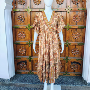 Robe longue décontractée d'été en soie pour femme, style vintage, simple, écologique, respirante, anti-plis, ample, à volants, col en V et manches flottantes - Product Image 1