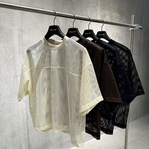 เสื้อยืดโอเวอร์ไซส์ผู้ชาย แขนสั้น คอกลม ผ้าตาข่าย ระบายอากาศ สไตล์สตรีท สีดำล้วน ผ้าฝ้ายถัก 100% ใส่สบายในฤดูหนาว - Product Image 5